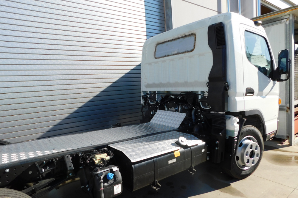 allestimento mitsubishi fuso in adr