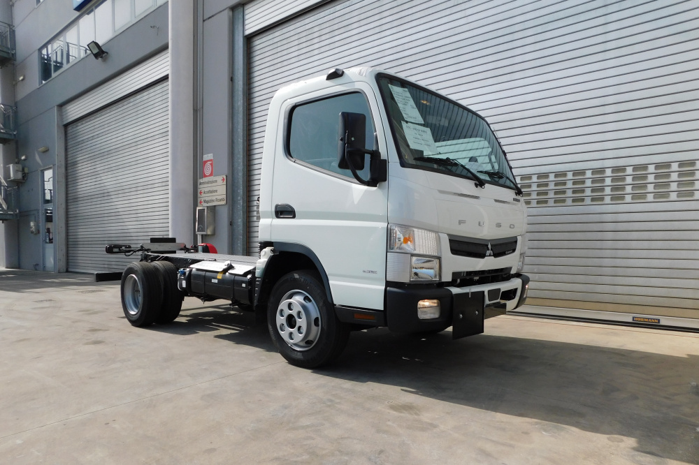 allestimento mitsubishi fuso merci pericolose